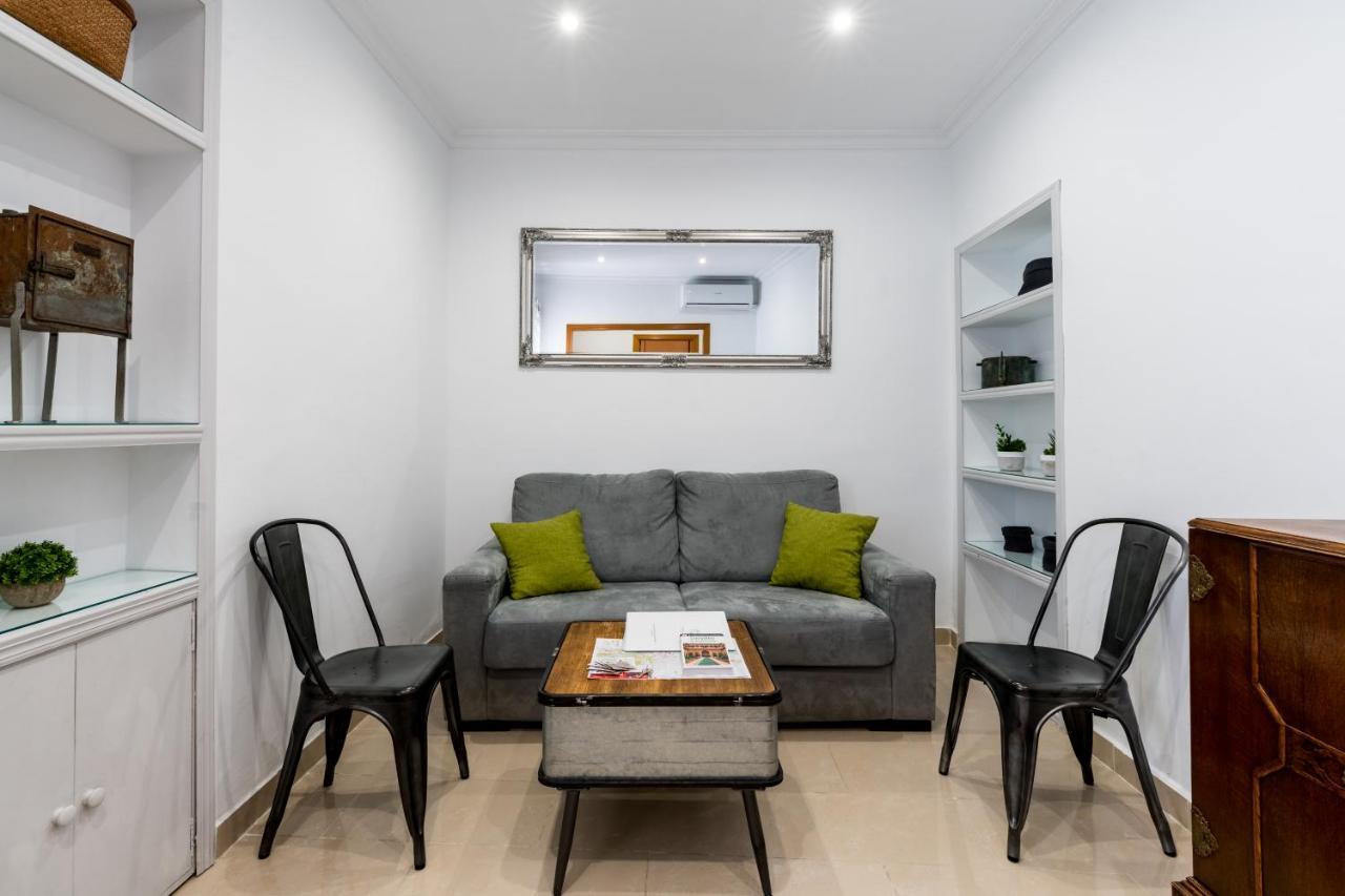 Holi-Rent Salado Apartment Sevilla Exterior foto