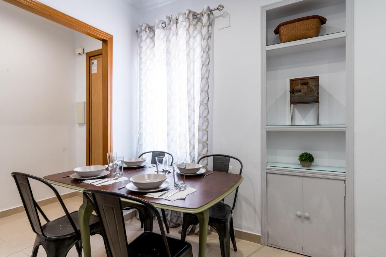 Holi-Rent Salado Apartment Sevilla Exterior foto