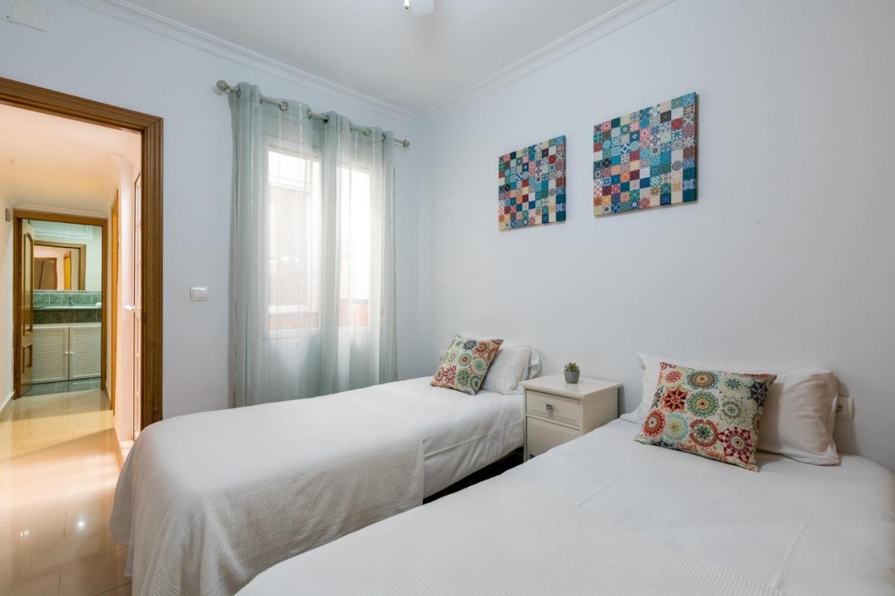 Holi-Rent Salado Apartment Sevilla Exterior foto